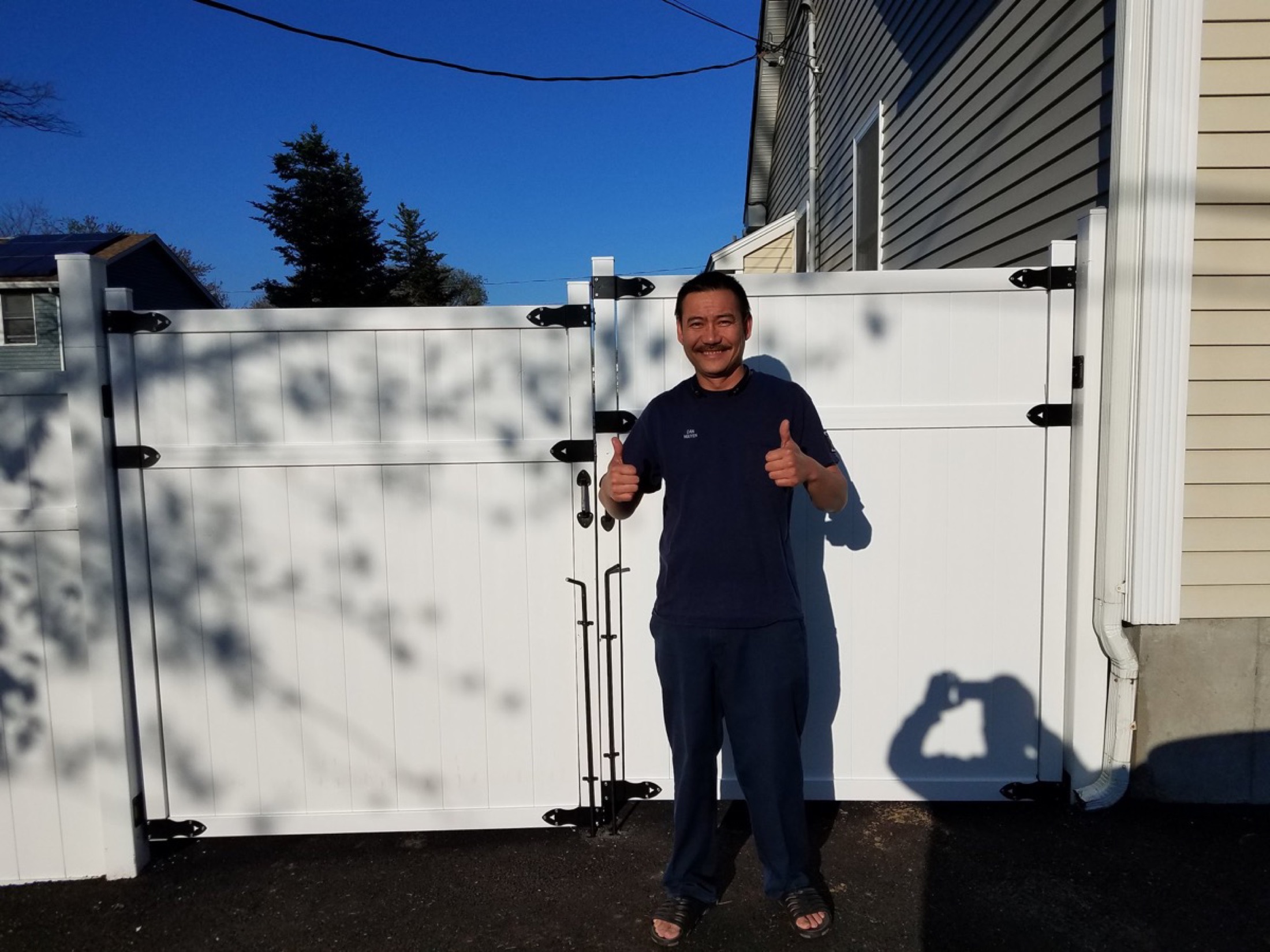 Vinyl fence customer project photo 1